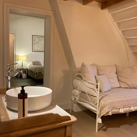 Chateau Lapin Familiekamer 1 * 브뤼헤